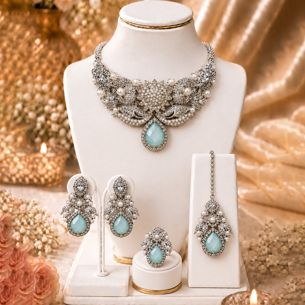 Silver Turquoise Toned mini collar