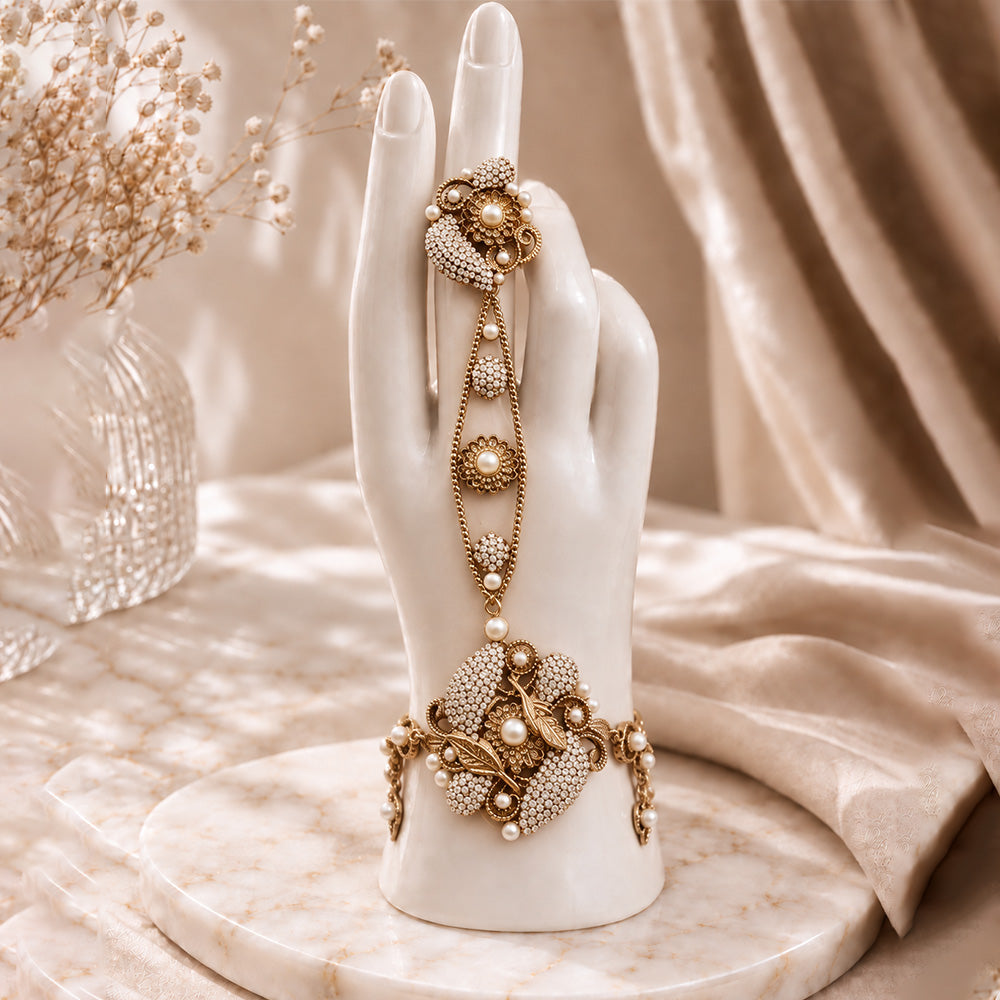 Multi shade rose pearl harness