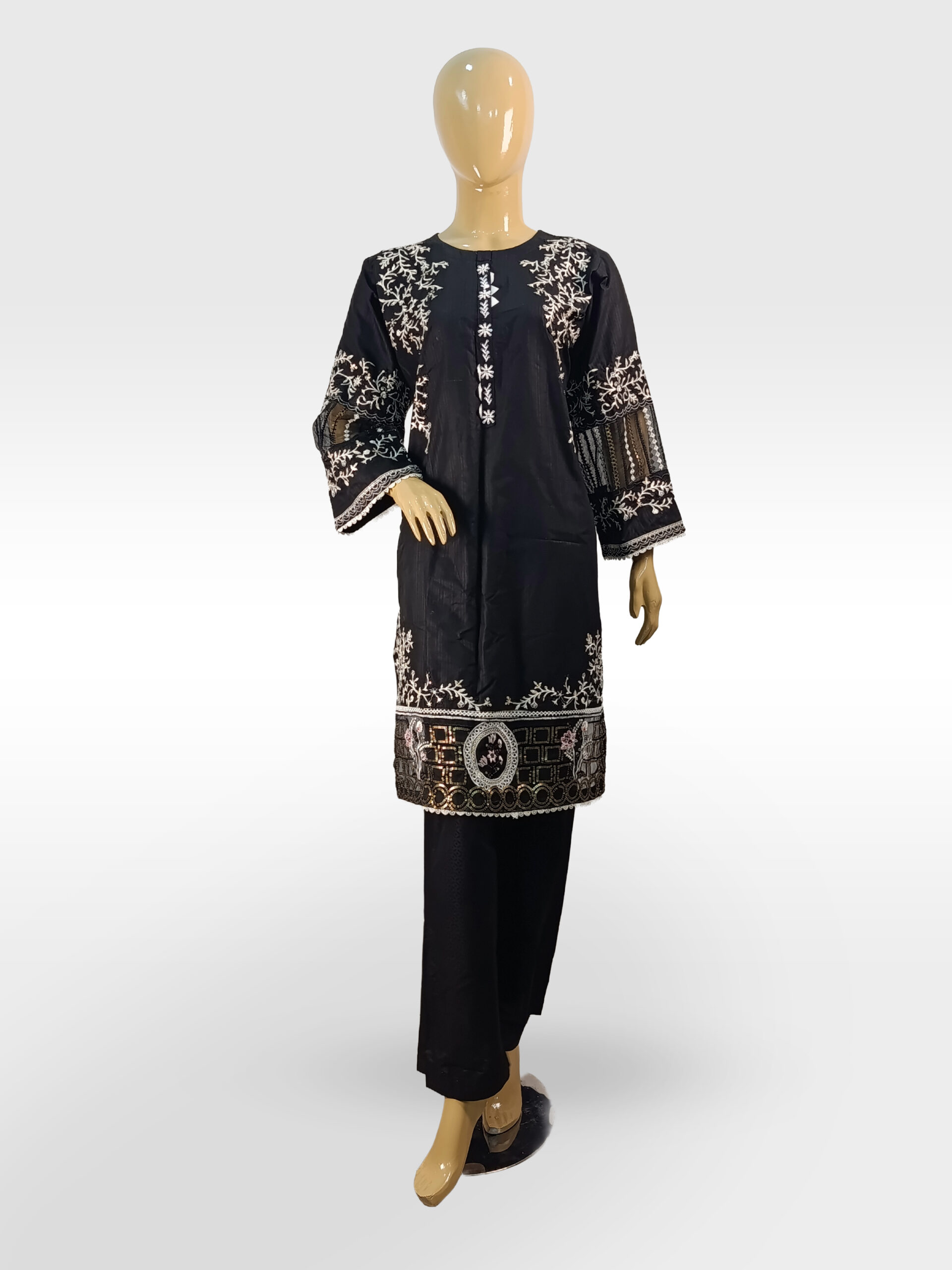 Midnight Noir Embroidered Ensemble – Elegance in Every Thread ZZBLEP2PT-251015